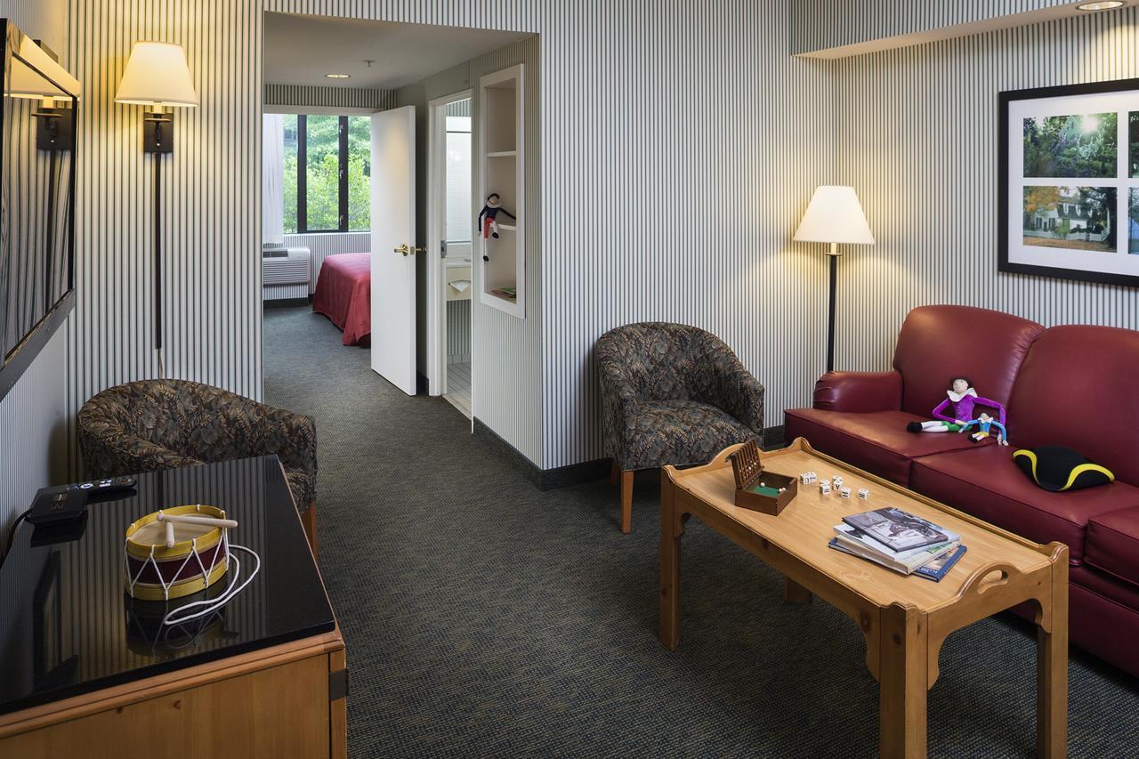 Williamsburg Woodlands Hotel & Suites, An Official Colonial Williamsburg Hotel Exteriör bild